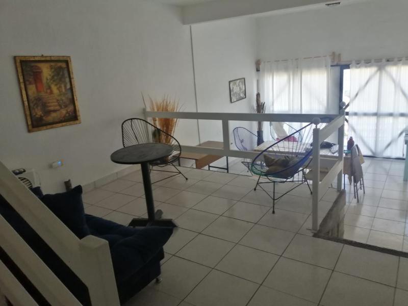 Habitación en casa particular Casa 3 Tías.hermosa Habitación Hermosas áreas Comunes *